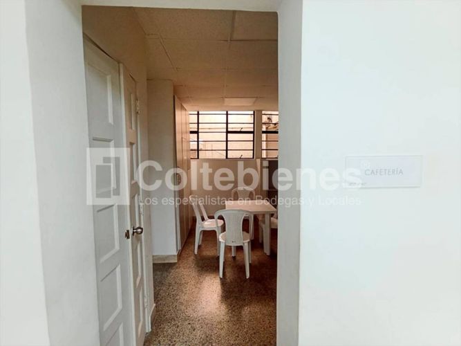 Casa de 17 alcobas en arriendo en Estadio, Medellín, 756 m² · foto 8 de 24