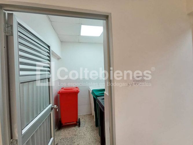 Casa de 17 alcobas en arriendo en Estadio, Medellín, 756 m² · foto 11 de 24