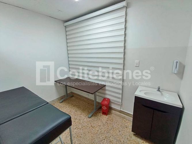 Casa de 17 alcobas en arriendo en Estadio, Medellín, 756 m² · foto 15 de 24