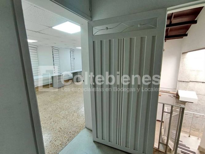 Casa de 17 alcobas en arriendo en Estadio, Medellín, 756 m² · foto 17 de 24