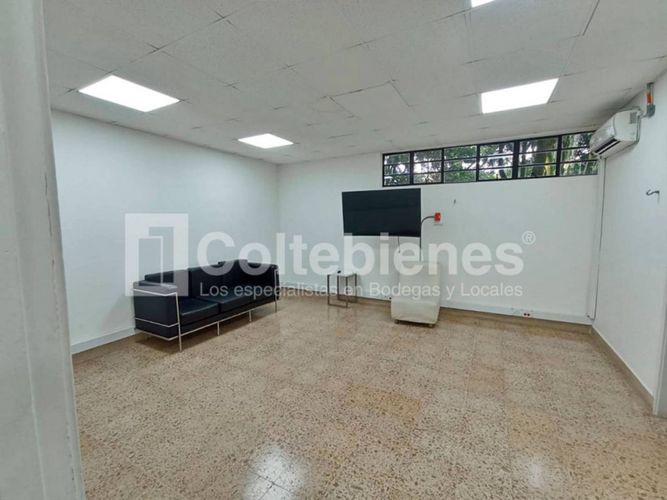 Casa de 17 alcobas en arriendo en Estadio, Medellín, 756 m² · foto 19 de 24
