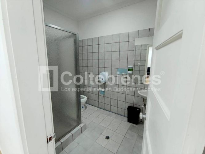 Casa de 17 alcobas en arriendo en Estadio, Medellín, 756 m² · foto 20 de 24