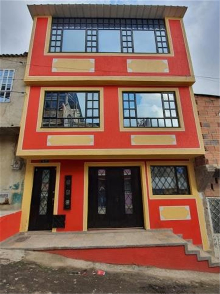 Casa en venta en Usminia, Bogotá · foto 2 de 16