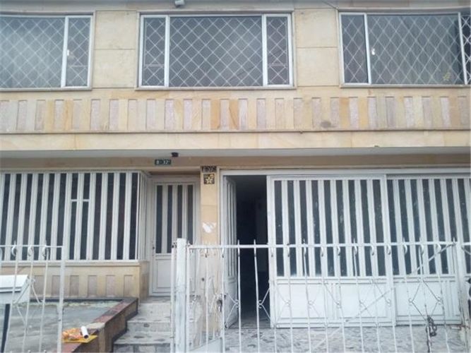 Casa de 5 alcobas en venta en Santander, Bogotá, 273 m² · foto 2 de 23
