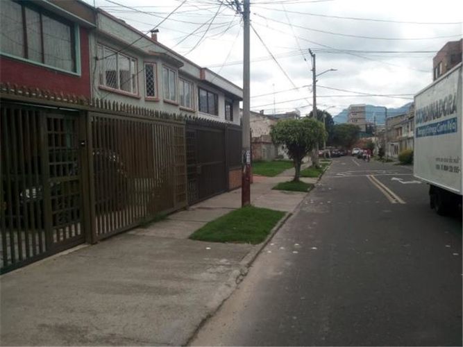 Casa de 5 alcobas en venta en Santander, Bogotá, 273 m² · foto 22 de 23
