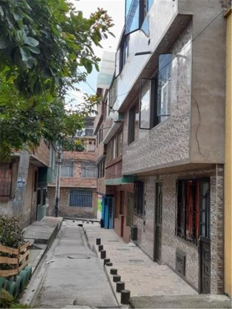 Casa en venta en Bochica Sur, Bogotá · foto 2 de 24