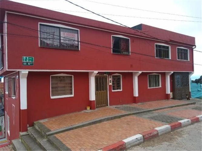 Casa de 8 alcobas en venta en Tivaque, Bogotá, 120 m² · foto 2 de 21