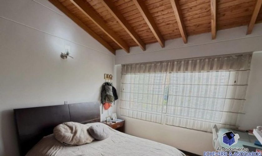 Casa de 3 alcobas en venta en Loma Del Chocho, Envigado, 240 m² · foto 3 de 10