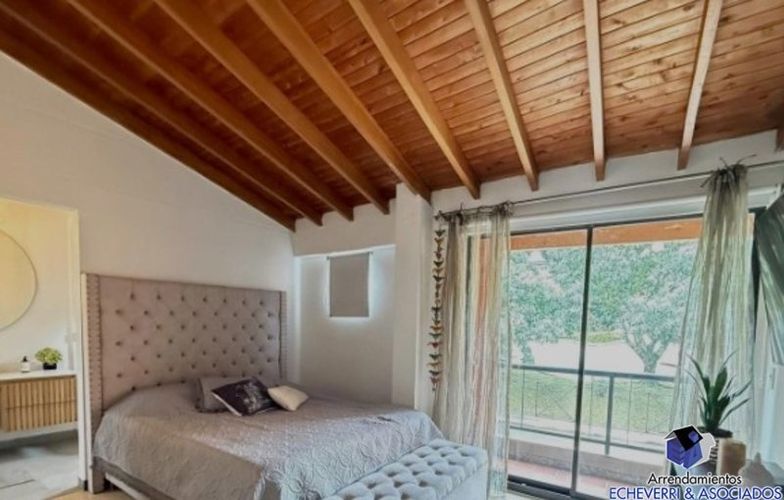 Casa de 3 alcobas en venta en Loma Del Chocho, Envigado, 240 m² · foto 8 de 10