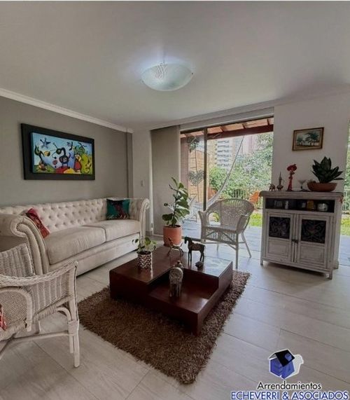 Casa de 3 alcobas en venta en Loma Del Chocho, Envigado, 240 m² · foto 10 de 10
