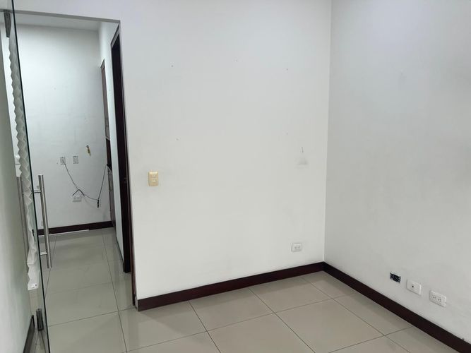 Oficina en venta en El Poblado, Medellín, 56 m² · foto 9 de 15