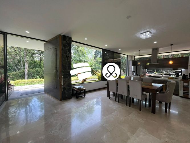 Casa de 5 alcobas en venta en Zona Centro, Envigado · foto 10 de 24