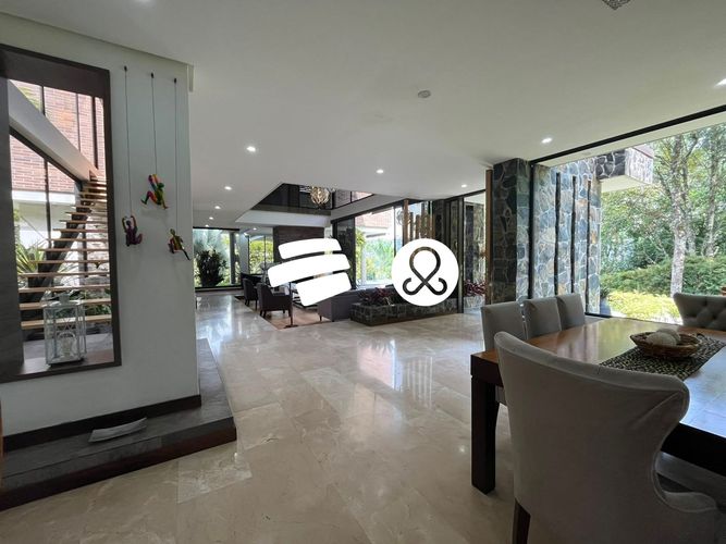 Casa de 5 alcobas en venta en Zona Centro, Envigado · foto 13 de 24
