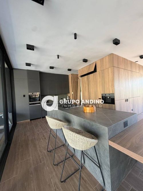 Casa de 4 alcobas en venta en Ruitoque Condominio, Floridablanca, 636 m² · foto 2 de 21