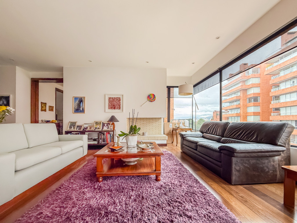 Apartamento en venta en Los Rosales, Bogotá · foto 3 de 21
