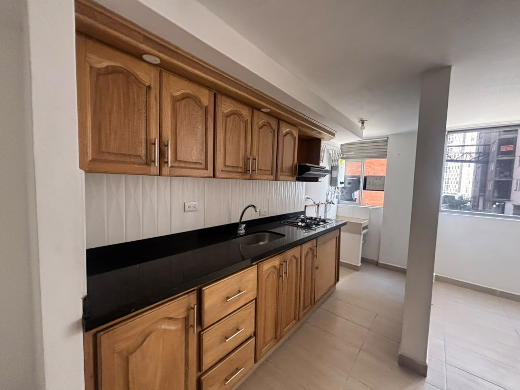 Apartamento en arriendo en Centro, Rionegro · foto 3 de 10