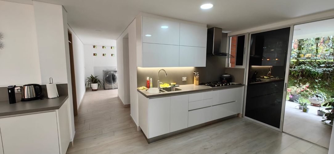 Casa de 4 alcobas en venta en Monteazul, Sabaneta, 528 m² · foto 10 de 16