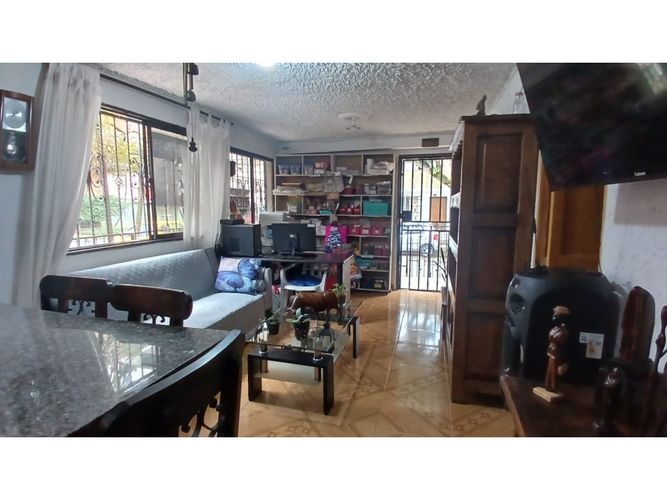 Casa de 3 alcobas en venta en Santa Maria No. 3, Itagüí, 80 m² · foto 4 de 15