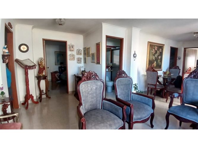 Apartamento de 4 alcobas en venta en Laureles, Medellín, 97 m² · foto 2 de 20