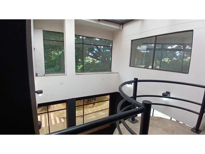 Local en venta en Centro, Itagüí, 680 m² · foto 18 de 24