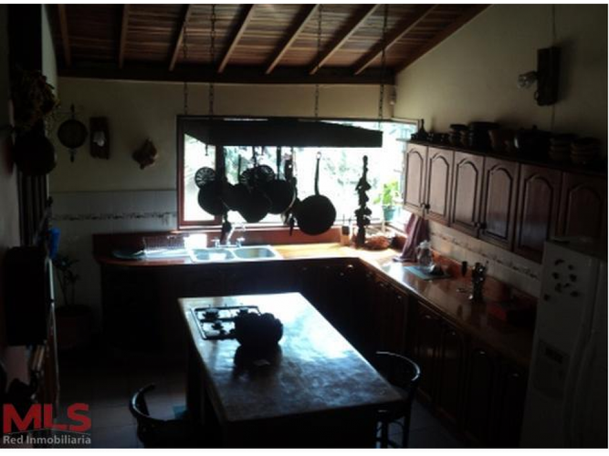 Casa de 4 alcobas en venta en Asturias, La Estrella, 400 m² · foto 4 de 17