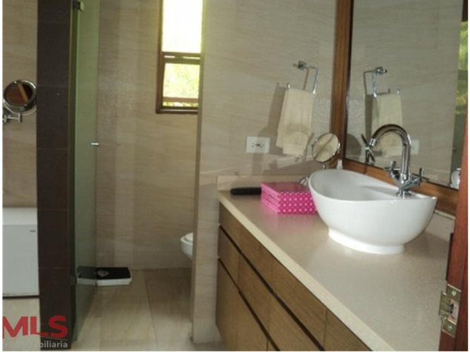 Casa de 4 alcobas en venta en Asturias, La Estrella, 400 m² · foto 10 de 17