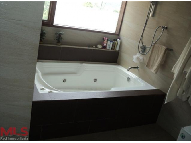 Casa de 4 alcobas en venta en Asturias, La Estrella, 400 m² · foto 11 de 17