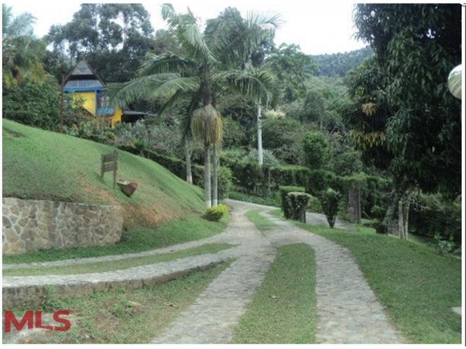 Casa de 4 alcobas en venta en Asturias, La Estrella, 400 m² · foto 16 de 17
