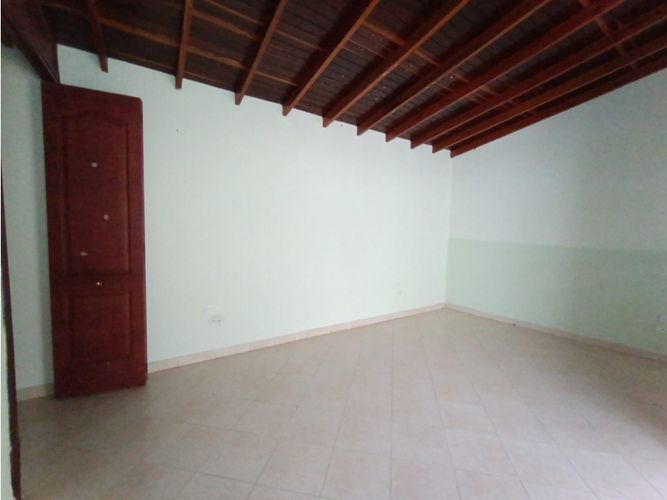 Casa de 3 alcobas en venta en Santa Maria No. 3, Itagüí, 178 m² · foto 8 de 17