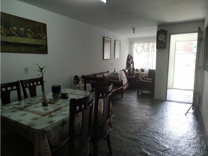 Casa de 10 alcobas en venta en San Fernando, Medellín, 153 m² · foto 3 de 11