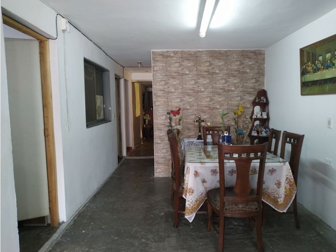 Casa de 10 alcobas en venta en San Fernando, Medellín, 153 m² · foto 4 de 11