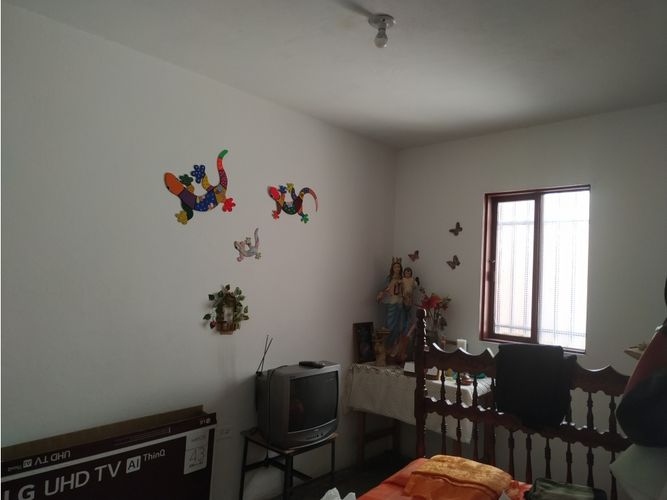Casa de 10 alcobas en venta en San Fernando, Medellín, 153 m² · foto 7 de 11