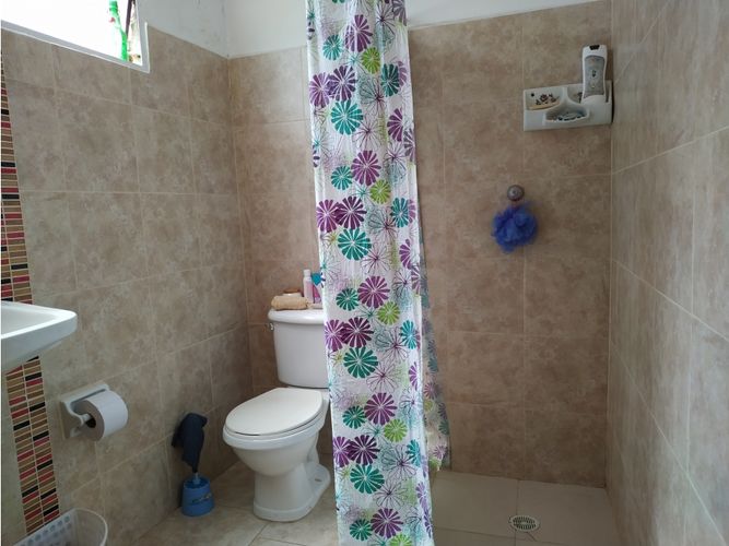 Casa de 10 alcobas en venta en San Fernando, Medellín, 153 m² · foto 11 de 11