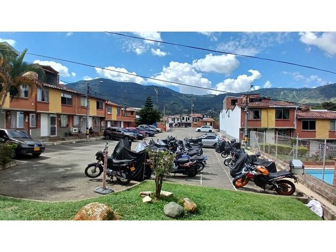 Casa de 6 alcobas en venta en Cabecera San Antonio De Prado, Medellín, 120 m² · foto 17 de 24