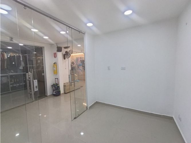 Local en venta en Viviendas Del Sur, Itagüí, 103 m² · foto 9 de 24