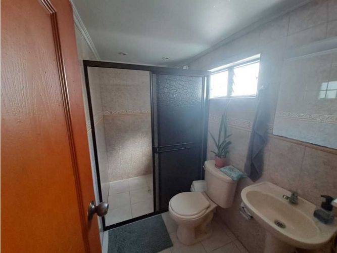 Casa de 9 alcobas en venta en Palermo, Medellín, 247 m² · foto 4 de 9
