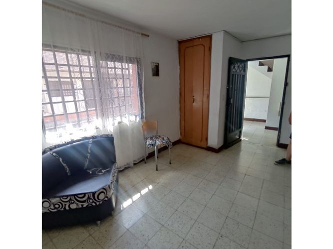Casa de 12 alcobas en venta en San Gabriel, Itagüí, 256 m² · foto 4 de 24