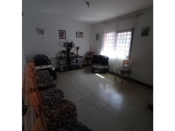 Casa de 12 alcobas en venta en San Gabriel, Itagüí, 256 m² · foto 7 de 24