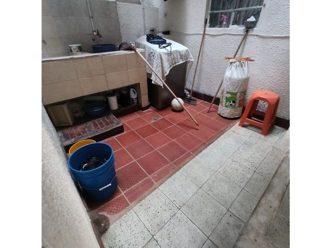 Casa de 12 alcobas en venta en San Gabriel, Itagüí, 256 m² · foto 8 de 24