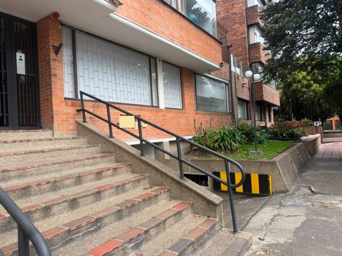 Apartamento de 2 alcobas en venta en Santa Paula, Bogotá, 91 m² · foto 2 de 17