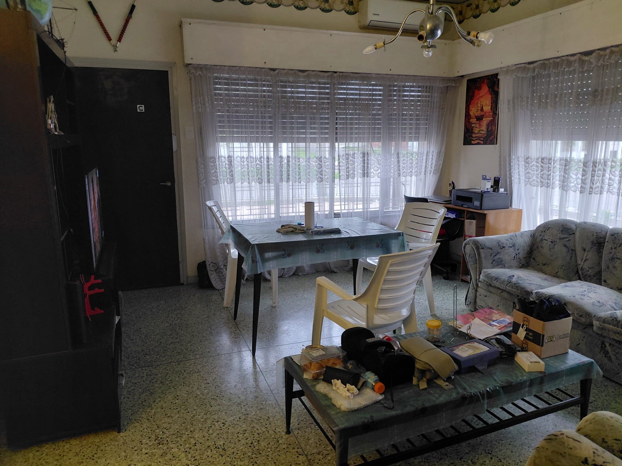 MUY LINDA CASA A 1 CDRA DE CARLOS MARIA RAMIREZ!!