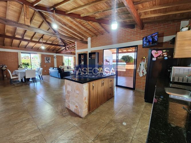 Casa de 3 alcobas en venta en Ruitoque, Girón, 821 m² · foto 7 de 20