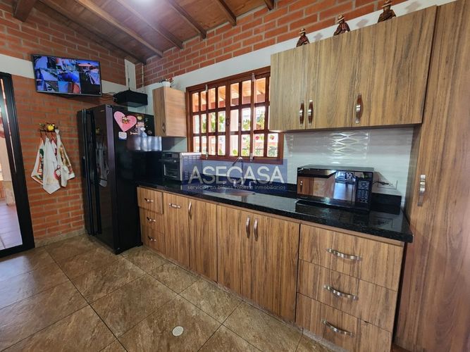 Casa de 3 alcobas en venta en Ruitoque, Girón, 821 m² · foto 8 de 20