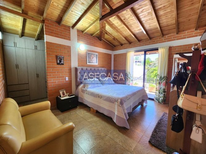 Casa de 3 alcobas en venta en Ruitoque, Girón, 821 m² · foto 10 de 20