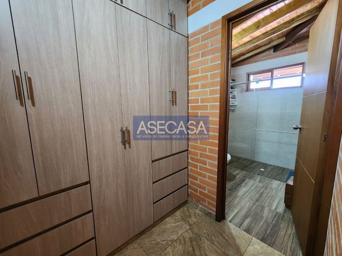 Casa de 3 alcobas en venta en Ruitoque, Girón, 821 m² · foto 11 de 20