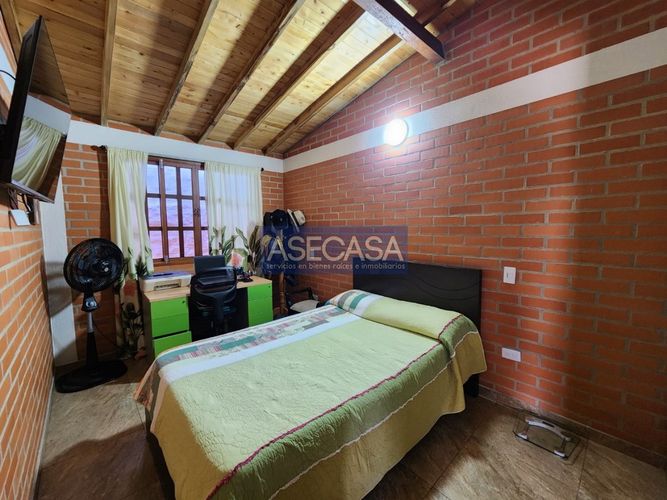 Casa de 3 alcobas en venta en Ruitoque, Girón, 821 m² · foto 15 de 20