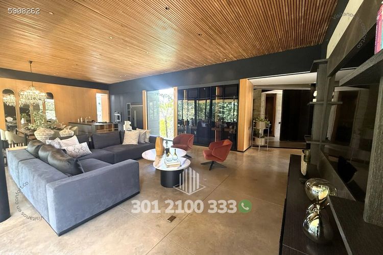 Casa de 3 alcobas en arriendo en Las Palmas, Envigado, 390 m² · foto 3 de 24
