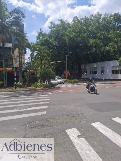 Casa de 4 alcobas en venta en Laureles, Medellín, 200 m² · foto 8 de 8