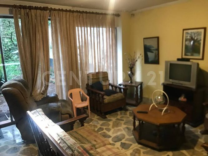 Casa de 5 alcobas en venta en Simon Bolivar, Medellín, 260 m² · foto 4 de 10