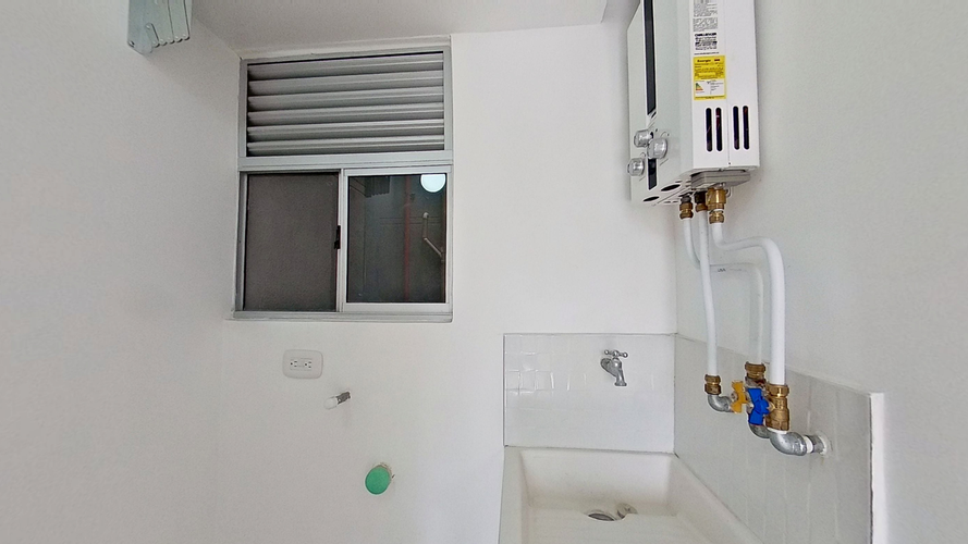 Apartamento de 3 alcobas en venta en El Cortijo, Madrid, 47 m² · foto 14 de 22